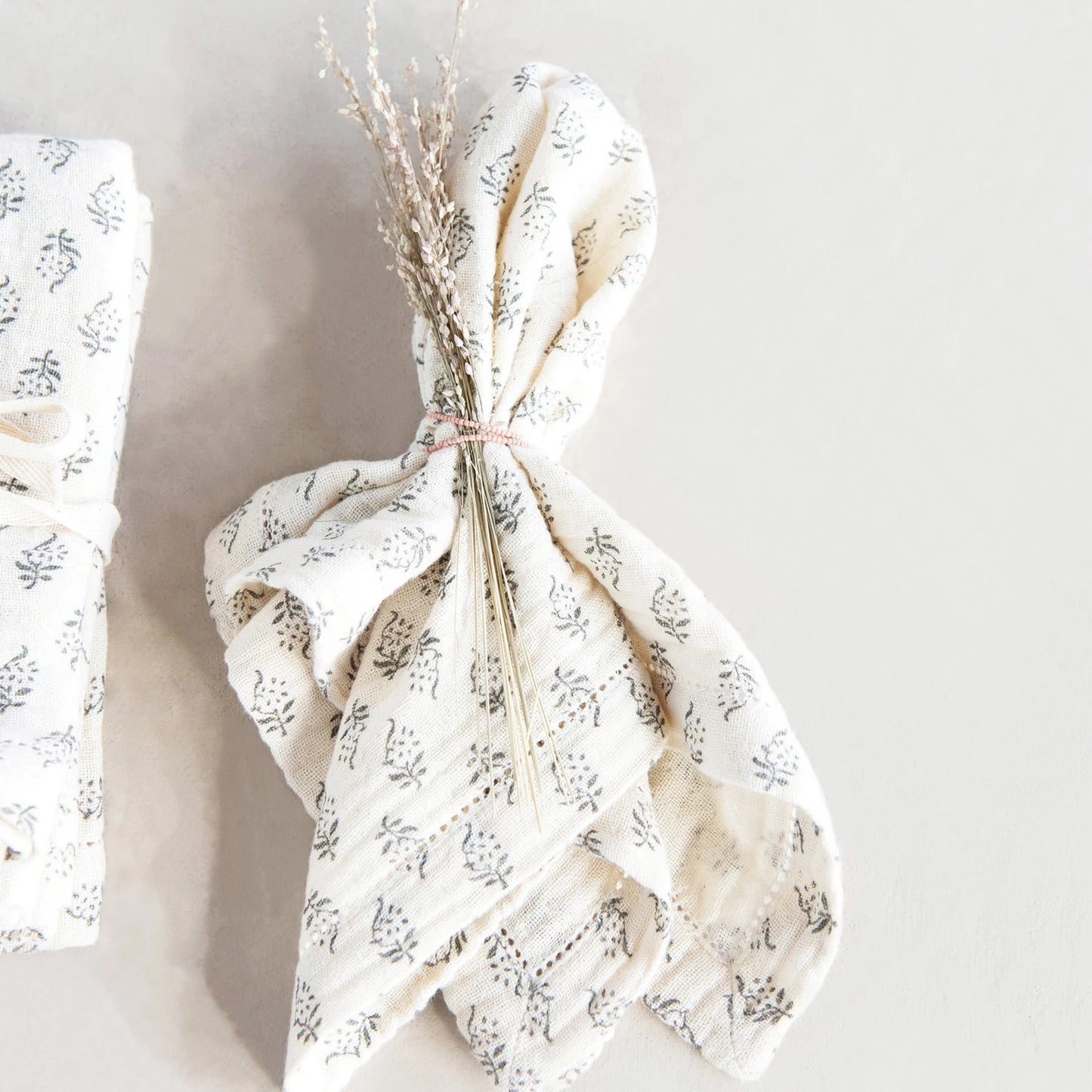 COTTON GAUZE FLORAL NAPKINS