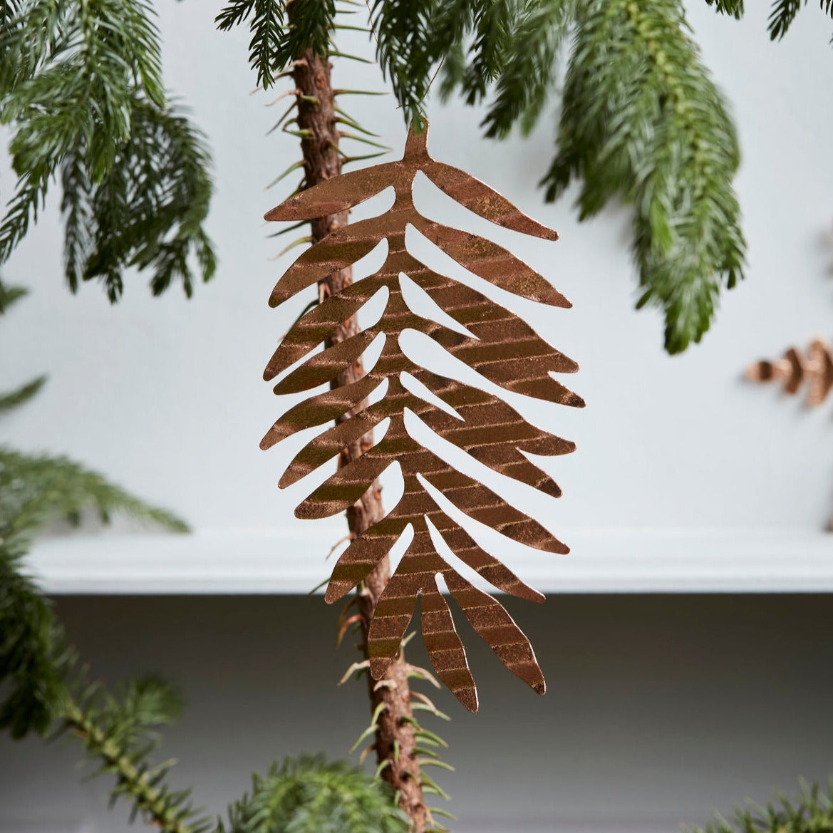 METAL FLAT LEAF ORNAMENT