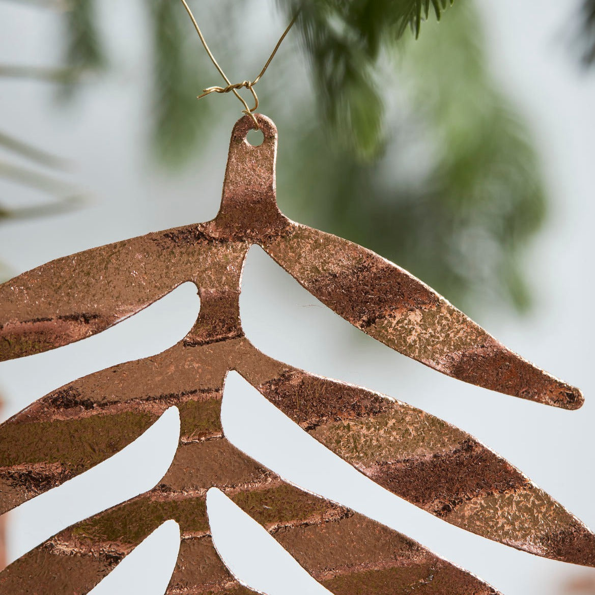 METAL FLAT LEAF ORNAMENT