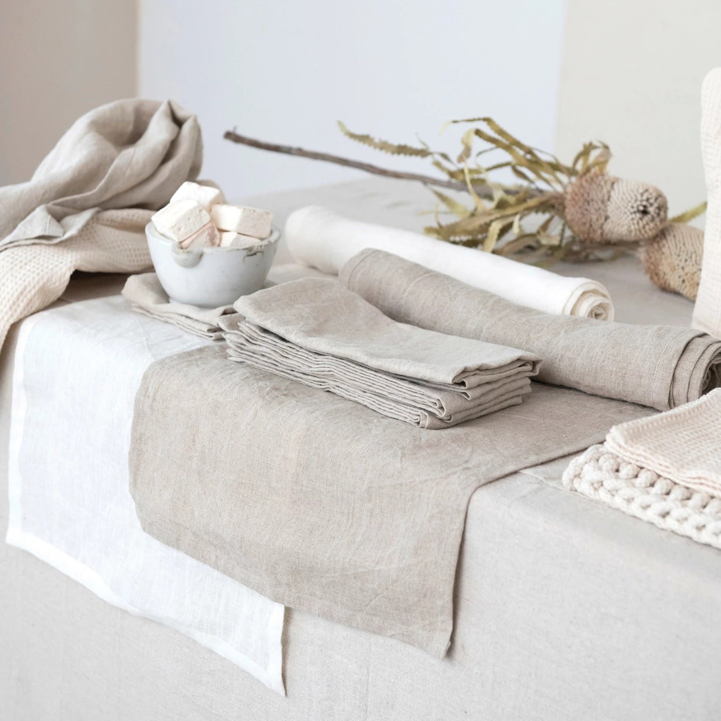 LINEN RUNNER