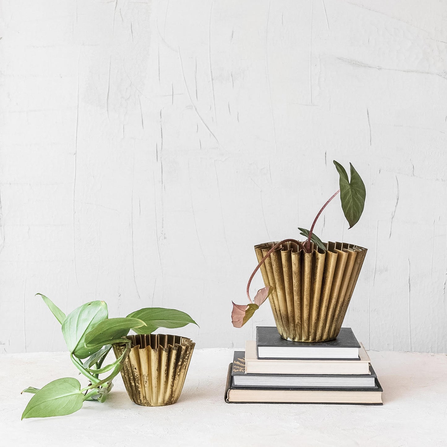 BRASS FINISH FLUTED PLANTER